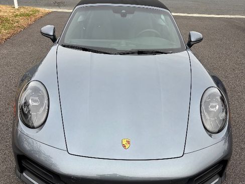 Used 2025 Porsche 911 Carrera image 4