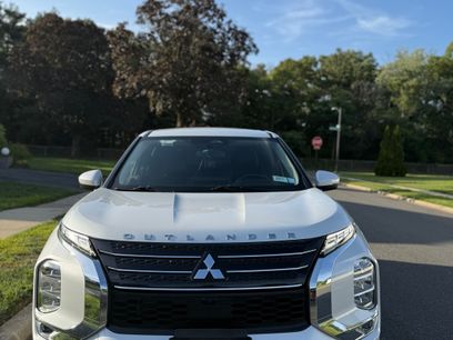 Used 2022 Mitsubishi Outlander SE