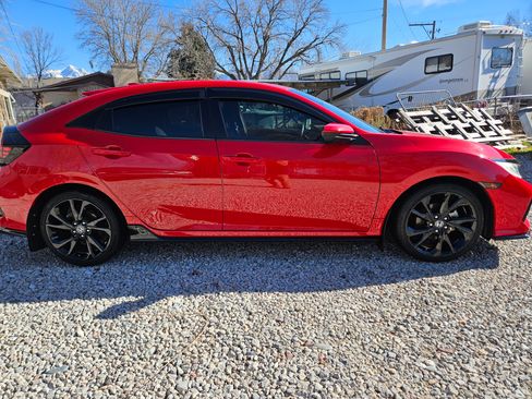 Used 2017 Honda Civic Sport image 5