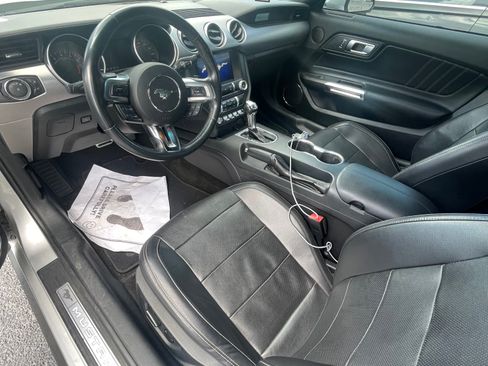 Used 2019 Ford Mustang Premium image 6