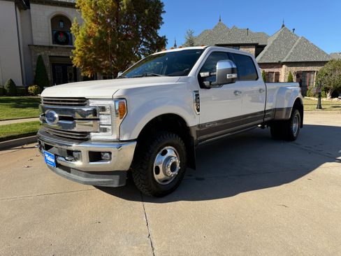 Used 2019 Ford F350 King Ranch w/ King Ranch Ultimate Package image 5