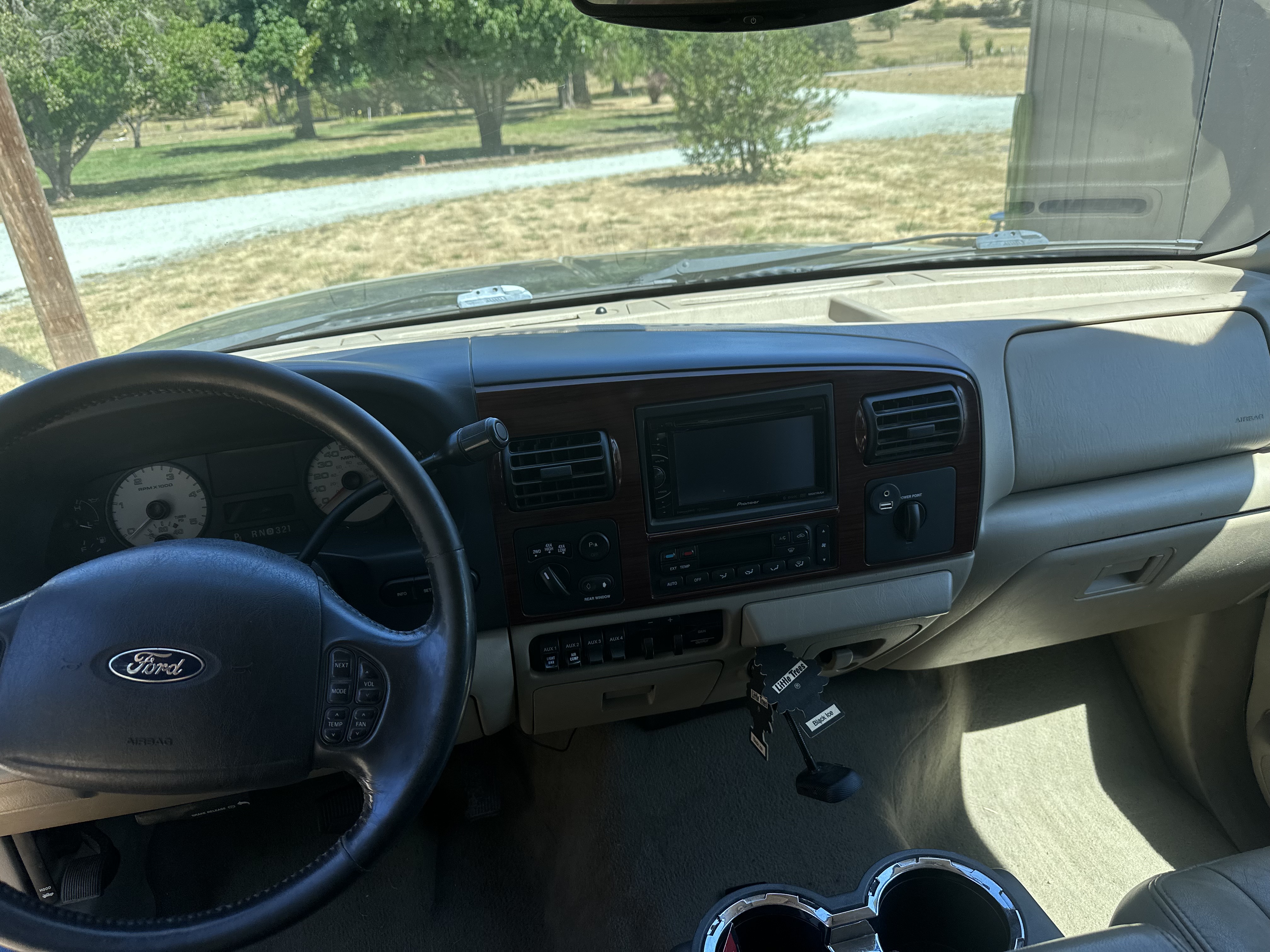 Used 2005 Ford F350 Lariat AWD/4WD image 14
