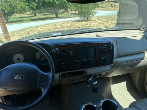 Used 2005 Ford F350 Lariat AWD/4WD image 14