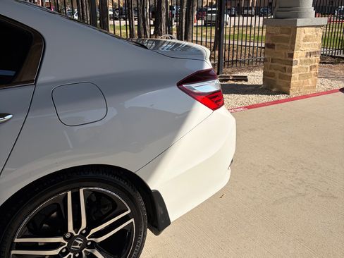 Used 2016 Honda Accord Sport image 18