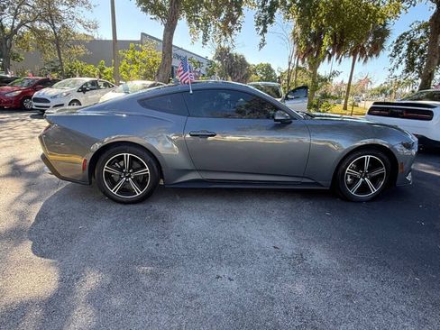 Used 2025 Ford Mustang Premium image 6