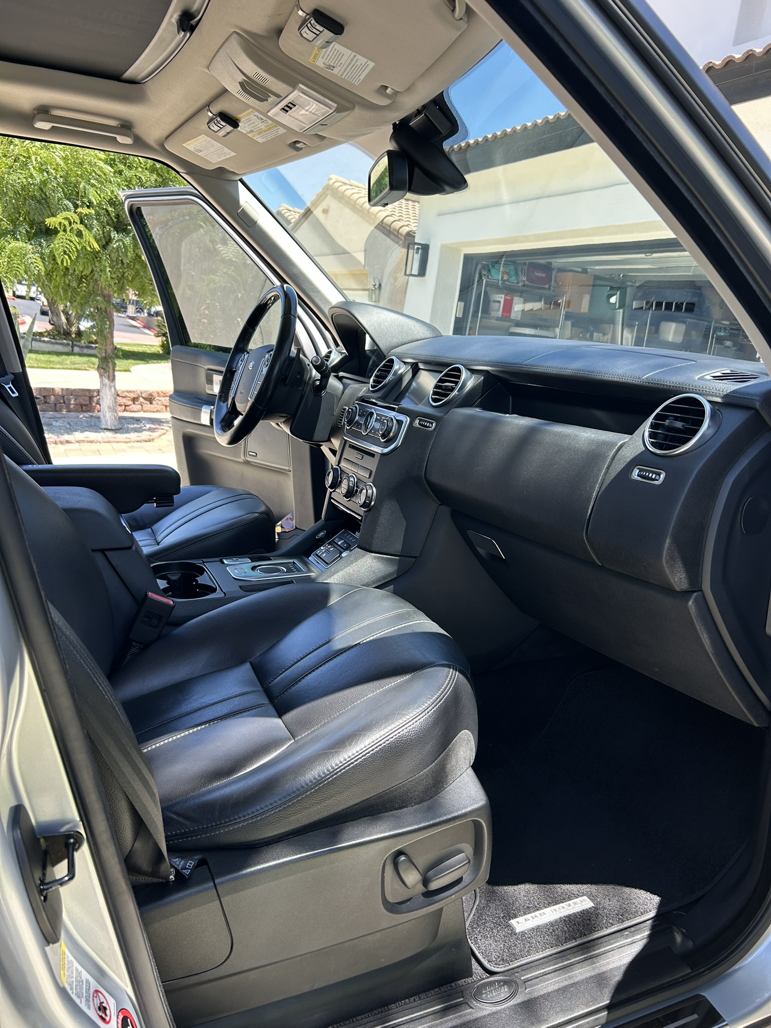Used 2015 Land Rover LR4 HSE AWD/4WD image 11