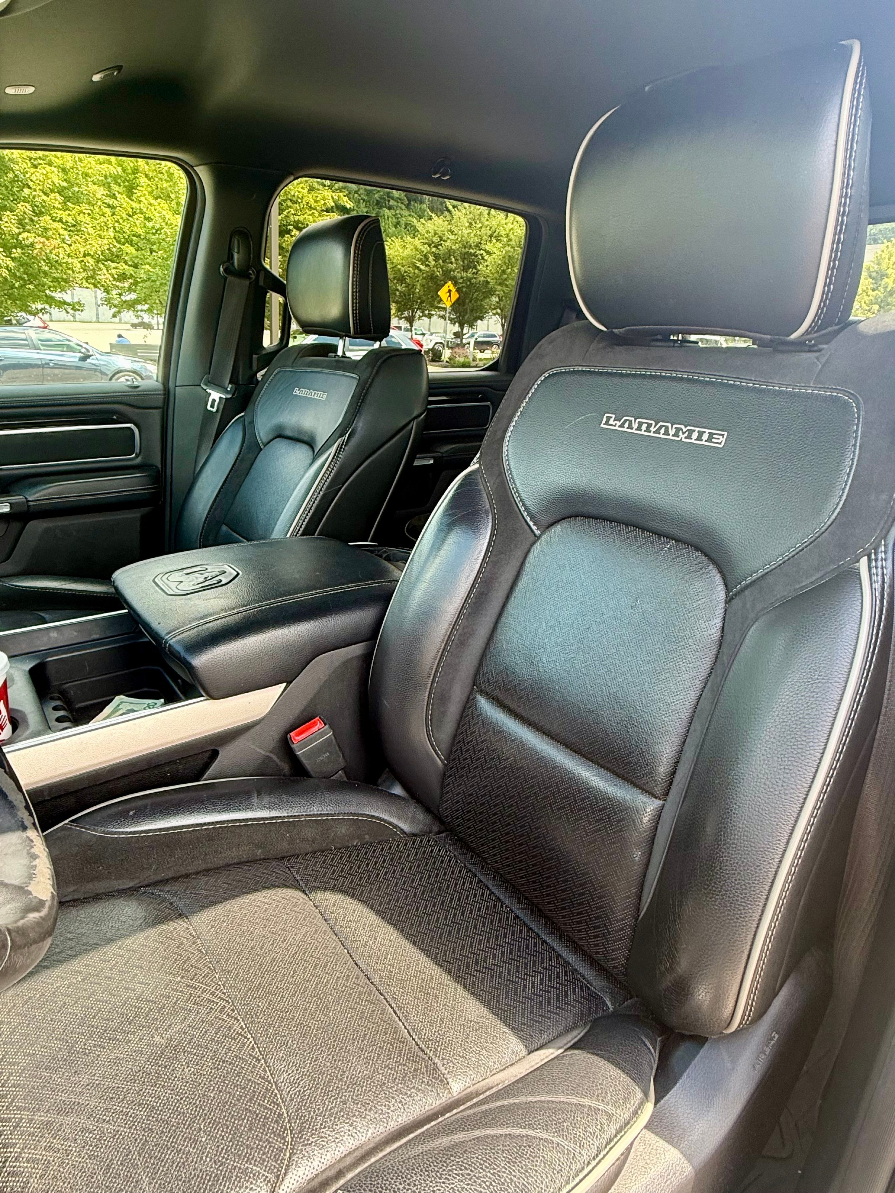 Used 2019 RAM 1500 Laramie w/ Sport Appearance Package AWD/4WD image 13