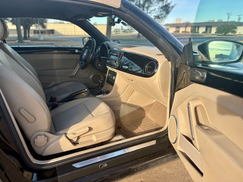 Used 2013 Volkswagen Beetle 2.5 image 8