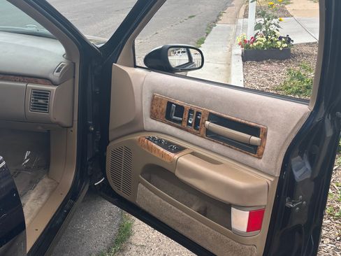Used 1993 Chevrolet Caprice Classic LTZ RWD image 9