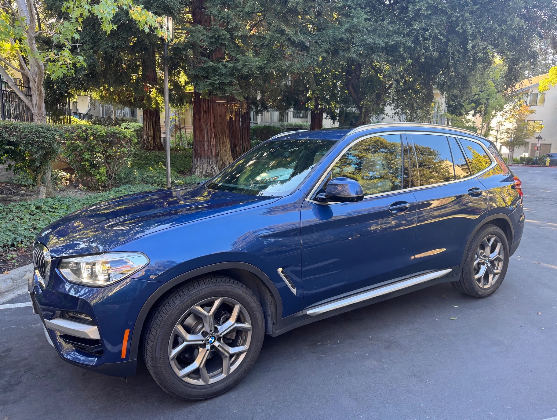 Used 2020 BMW X3 xDrive30i w/ Premium Package AWD/4WD image 2