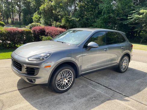 Used 2016 Porsche Cayenne S AWD/4WD image 2