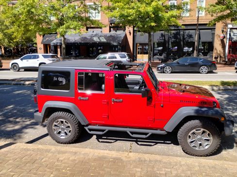 Used 2014 Jeep Wrangler Unlimited Rubicon w/ Connectivity Group image 23