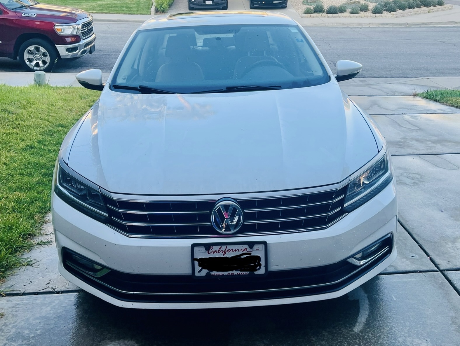 Used 2016 Volkswagen Passat 1.8T SE w/ Lighting Package (P06) FWD image 2