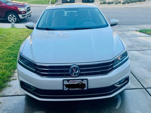 Used 2016 Volkswagen Passat 1.8T SE w/ Lighting Package (P06) FWD image 2