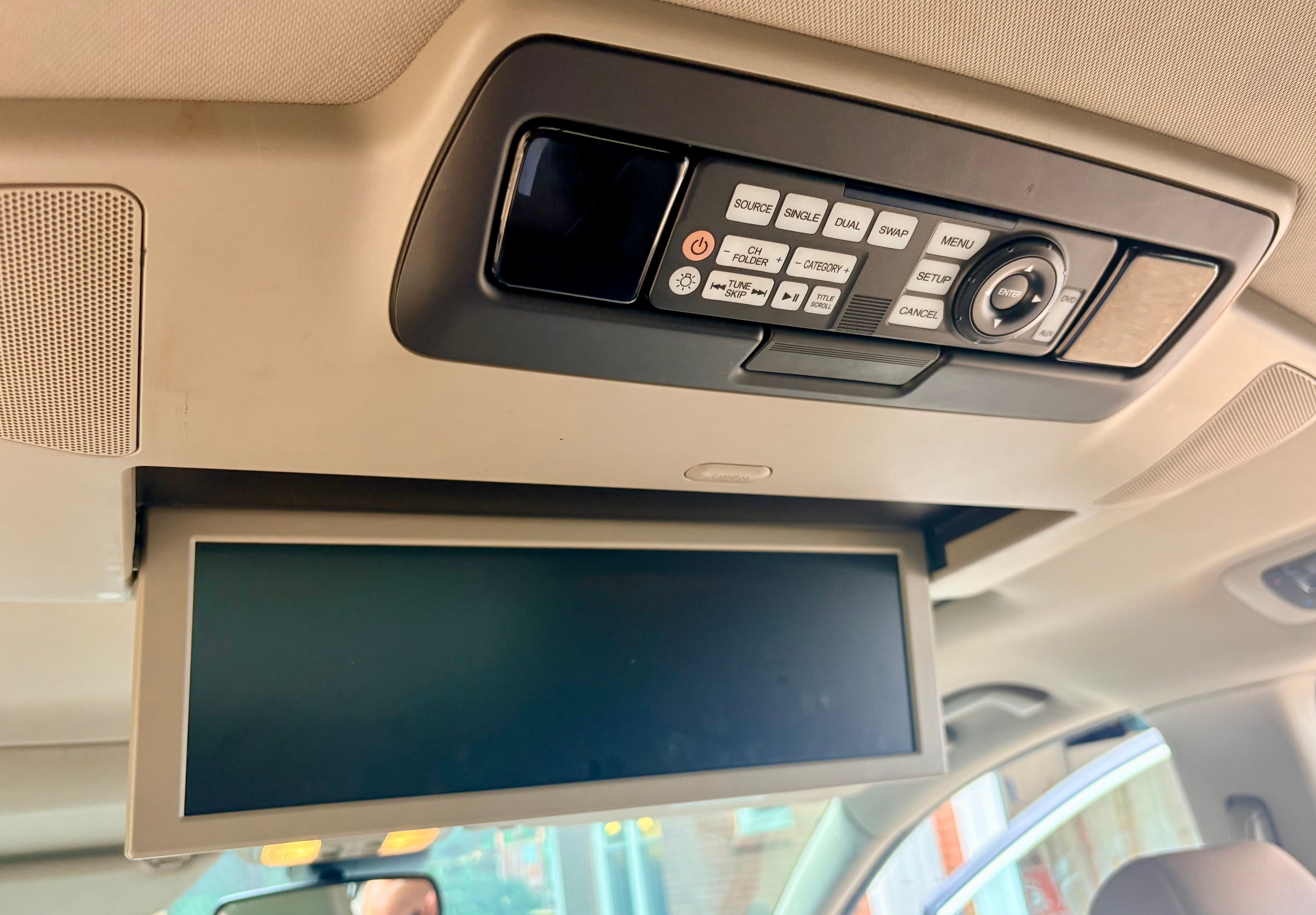 Used 2014 Honda Odyssey Touring Elite image 19