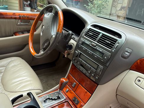 Used 2001 Lexus LS 430 image 15