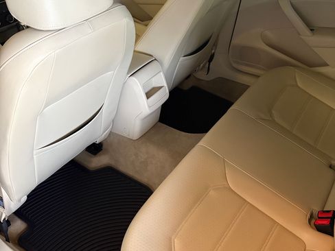 Used 2015 Volkswagen Passat 1.8T Limited Edition image 19