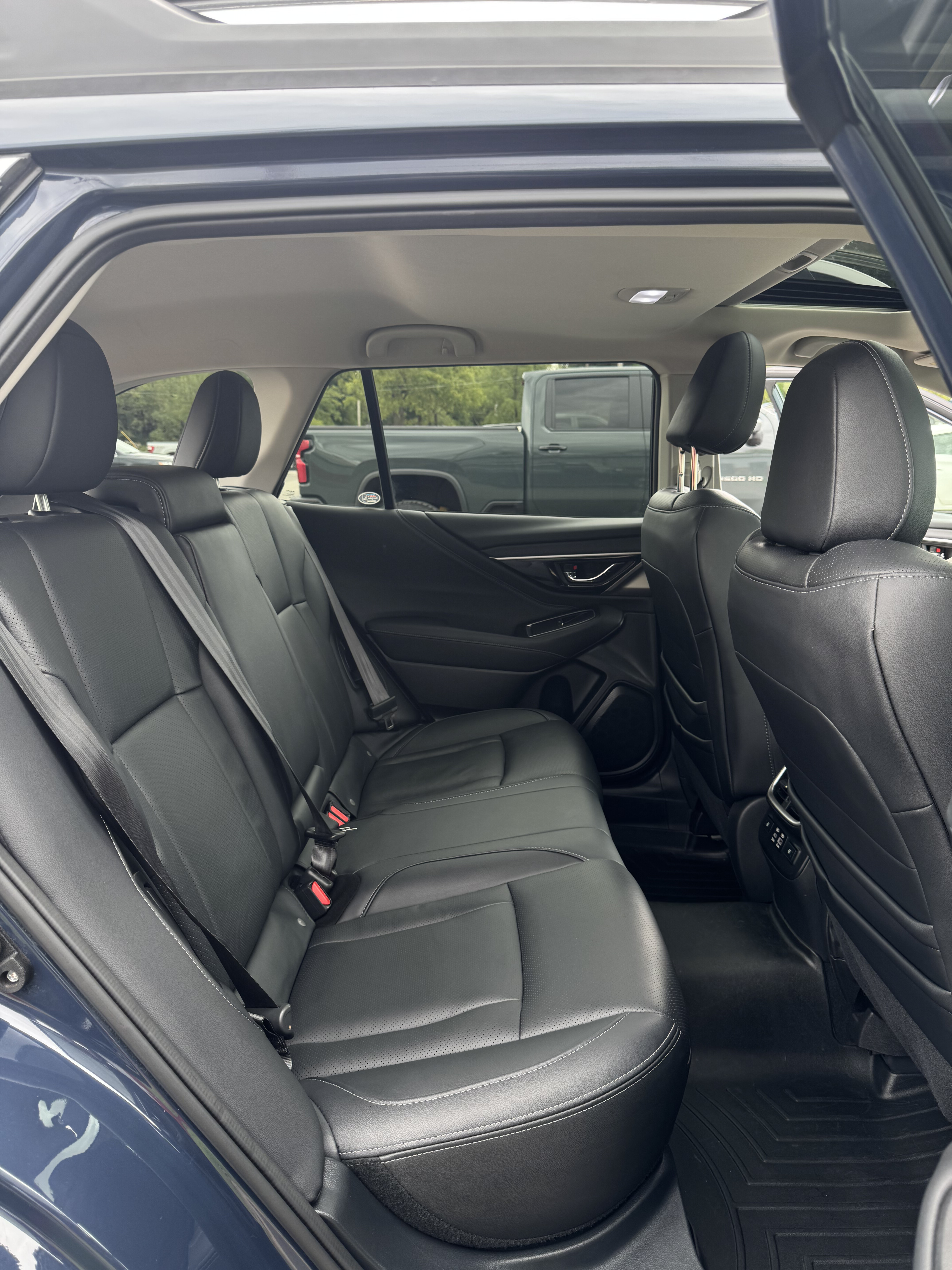 Used 2024 Subaru Outback Touring AWD/4WD image 19