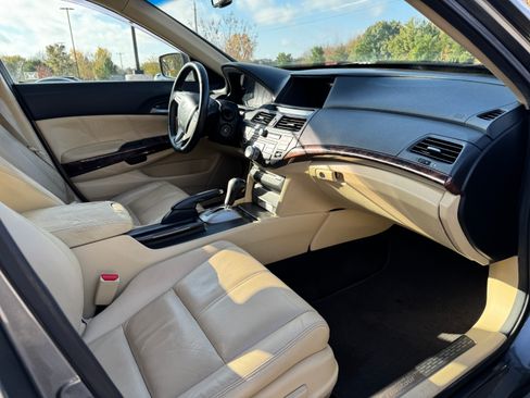 Used 2010 Honda Crosstour EX-L image 9