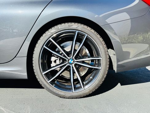 Used 2020 BMW 330i Sedan w/ M Sport Package image 10