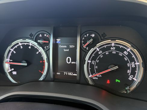 Used 2020 Toyota 4Runner Limited image 10