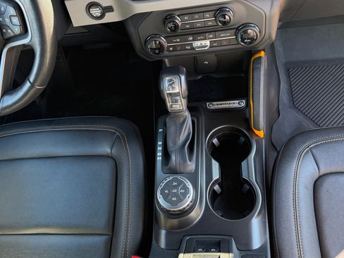 Used 2023 Ford Bronco Badlands image 5