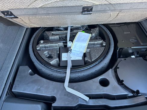 Used 2022 Audi Q8 Prestige image 16