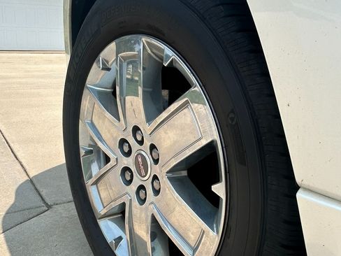Used 2013 GMC Acadia Denali AWD/4WD image 23