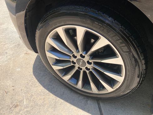 Used 2019 Lincoln Navigator Select RWD image 28