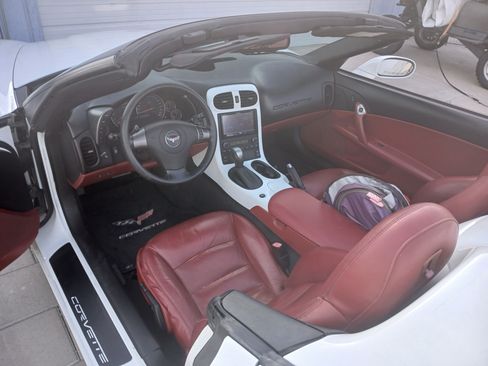 Used 2007 Chevrolet Corvette Convertible w/ Preferred Equipment Group RWD image 9