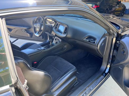 Used 2015 Dodge Challenger SRT Hellcat image 21