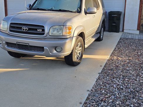 Used 2003 Toyota Sequoia SR5 AWD/4WD image 2