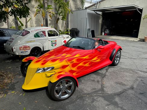 Used 1999 Plymouth Prowler image 2