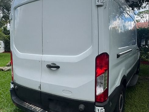 Used 2020 Ford Transit 250 Medium Roof image 4