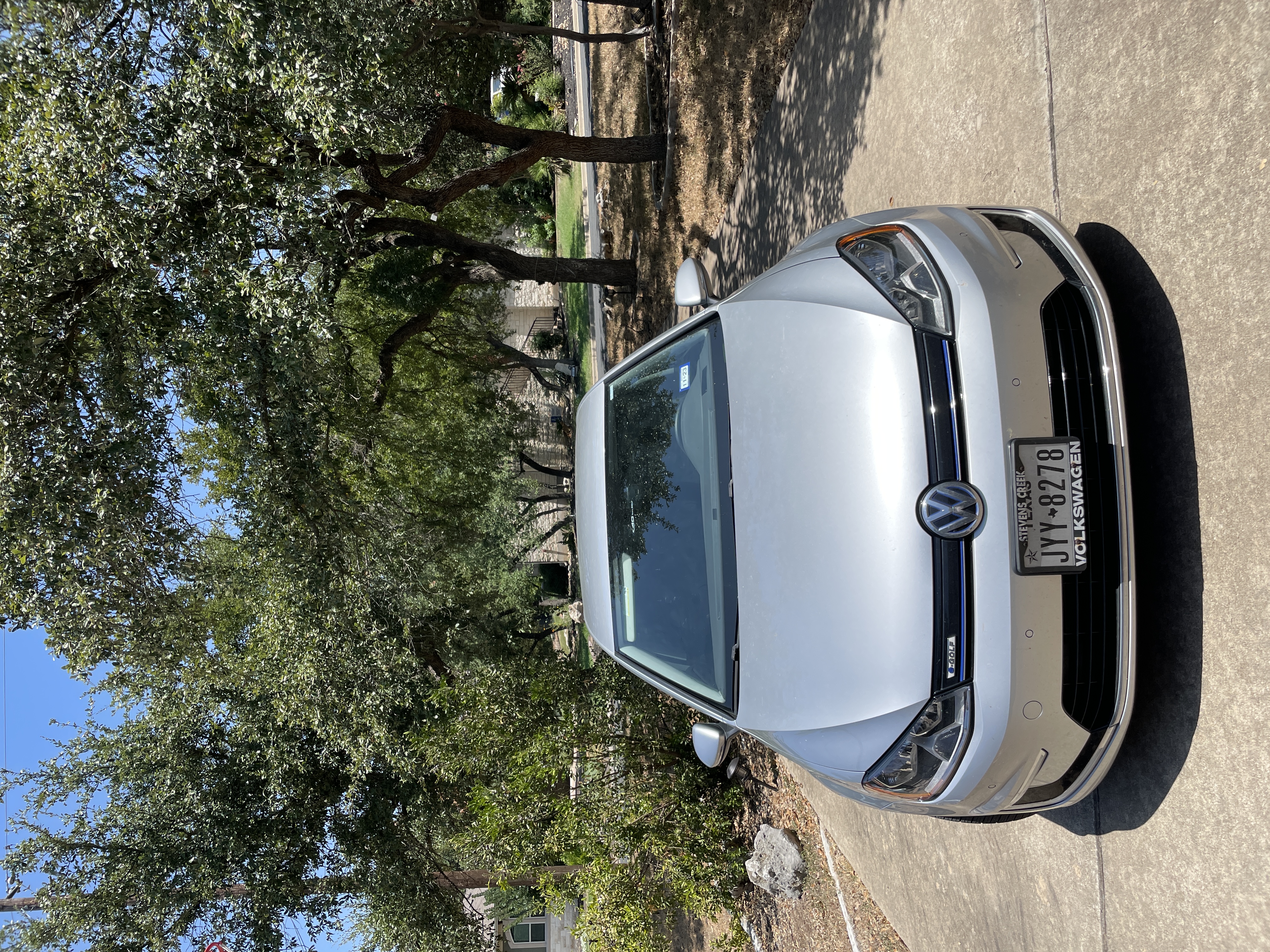 Used 2015 Volkswagen e-Golf Limited Edition FWD image 6