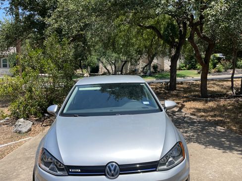 Used 2015 Volkswagen e-Golf Limited Edition FWD image 6