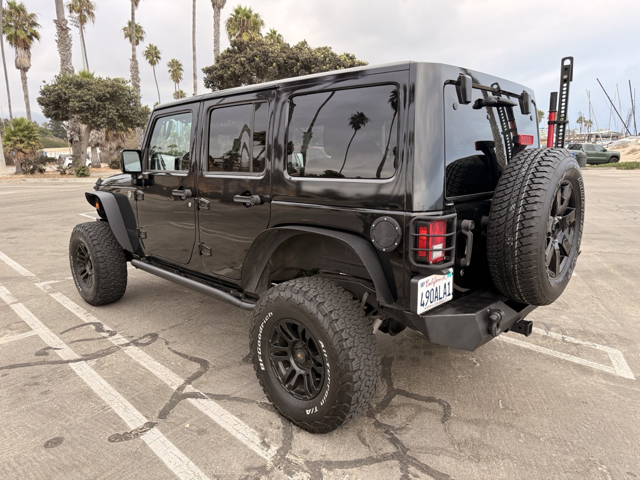 Used 2014 Jeep Wrangler Unlimited Sahara AWD/4WD image 9