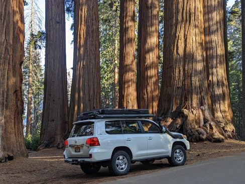 Used 2013 Toyota Land Cruiser image 4