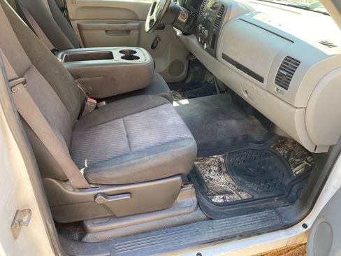 Used 2012 Chevrolet Silverado 1500 W/T RWD image 10