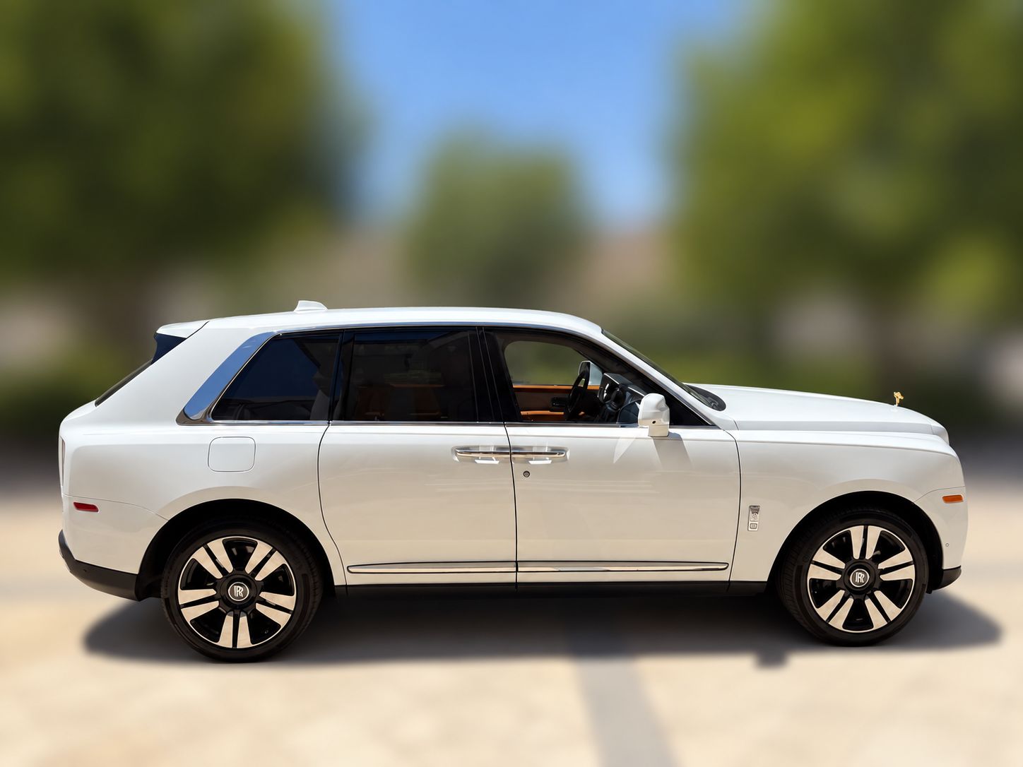 Used 2022 Rolls-Royce Cullinan w/ Cullinan Package AWD/4WD image 5