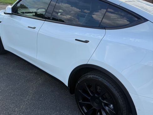 Used 2021 Tesla Model Y Long Range AWD/4WD image 12