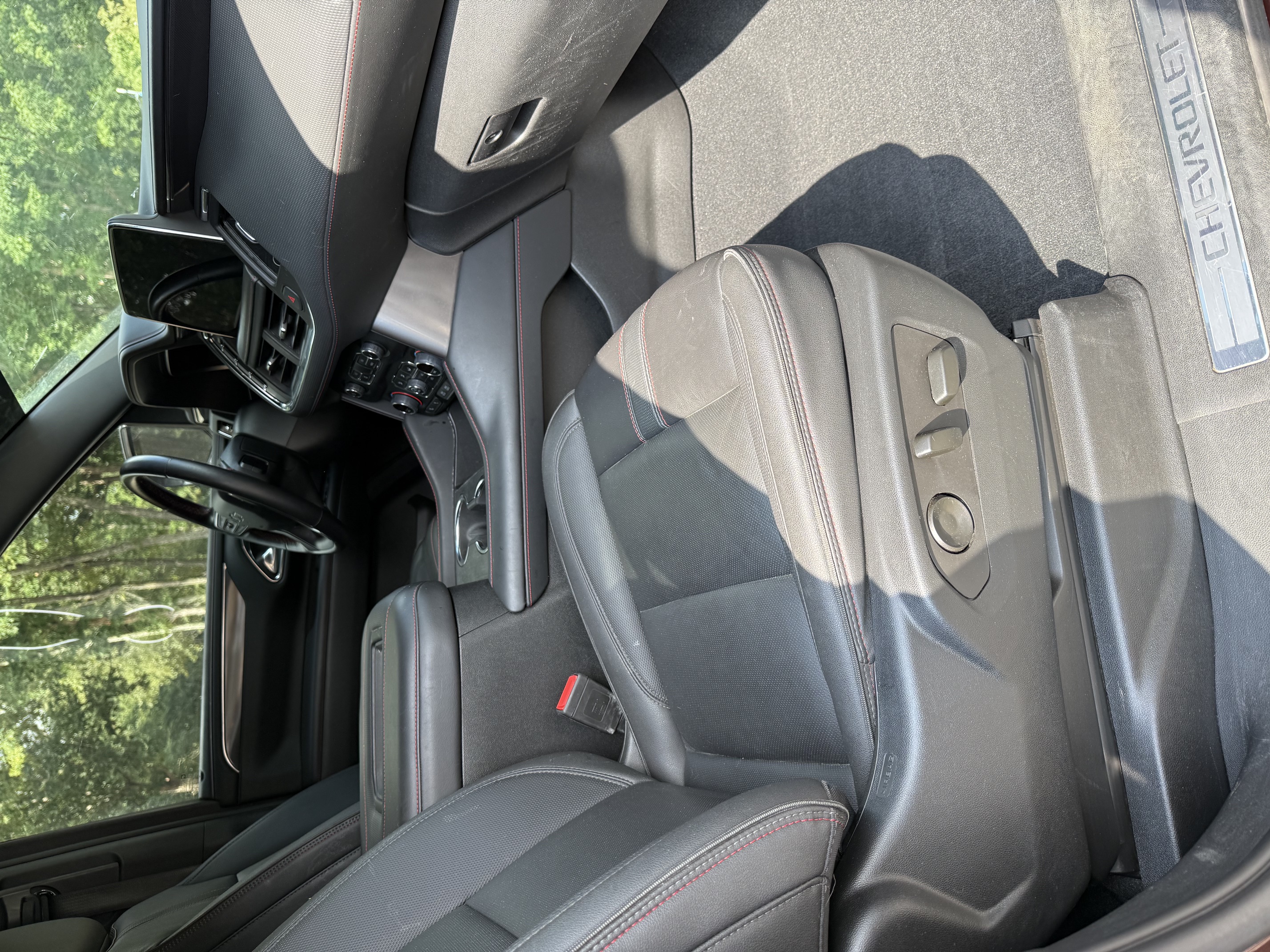 Used 2023 Chevrolet Tahoe RST RWD image 16