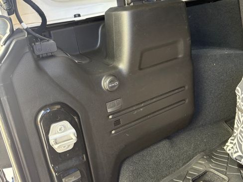 Used 2022 Jeep Wrangler Unlimited Sahara w/ Cold Weather Group image 11