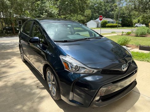 Used 2017 Toyota Prius V Five w/ Advanced Technology Package FWD image 1