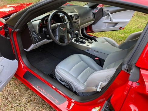 Used 2005 Chevrolet Corvette Coupe w/ Preferred Equipment Group image 6