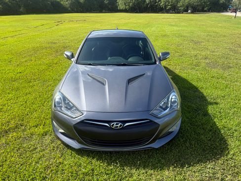 Used 2015 Hyundai Genesis 3.8 image 4