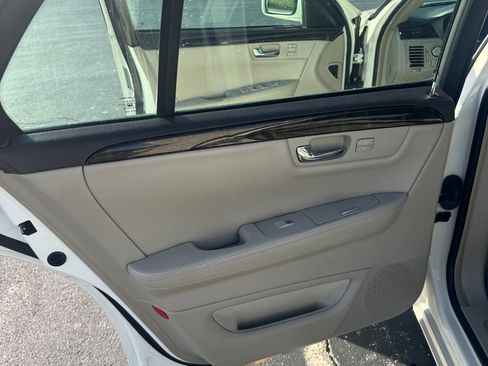 Used 2009 Cadillac DTS image 23