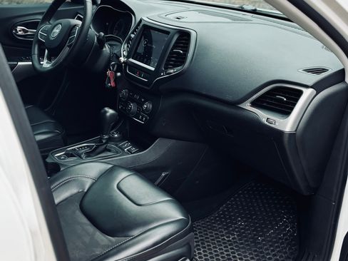 Used 2022 Jeep Cherokee Latitude w/ Sun & Sound Group image 22