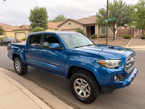 Used 2016 Toyota Tacoma TRD Sport RWD image 6