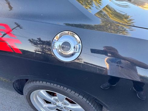 Used 2013 Dodge Challenger R/T image 10